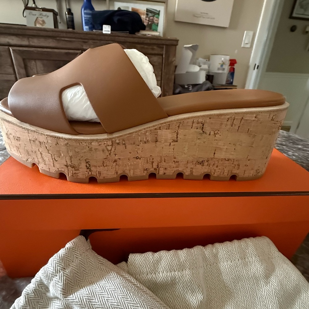 Hermès Eze 30 Natural Sandals - Picture 9 of 12